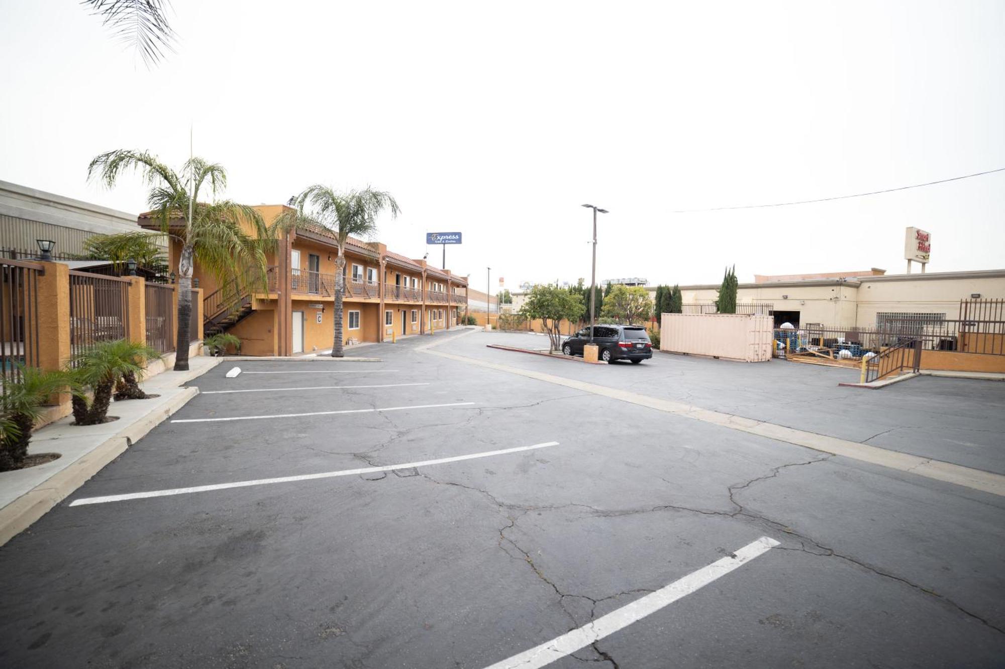 Express Inn & Suites Ontario Airport Luaran gambar