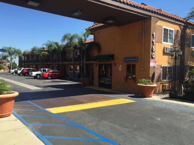 Express Inn & Suites Ontario Airport Luaran gambar
